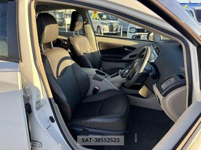 Toyota PRIUS 2013-02 281845-11