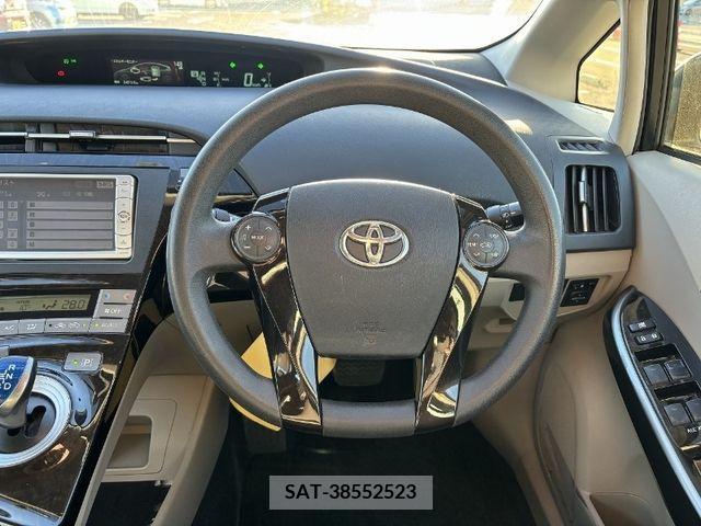 Toyota PRIUS 2013-02 281845-9