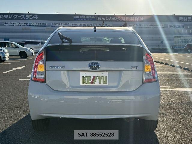 Toyota PRIUS 2013-02 281845-5