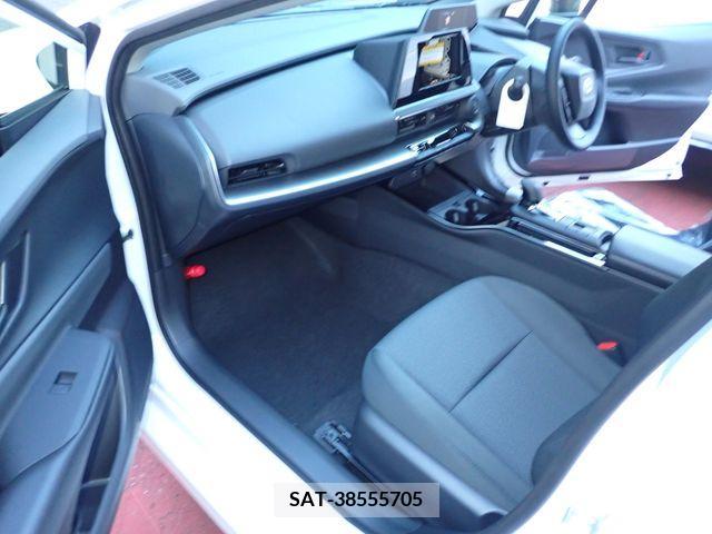 Toyota PRIUS 2024-08 366505-11
