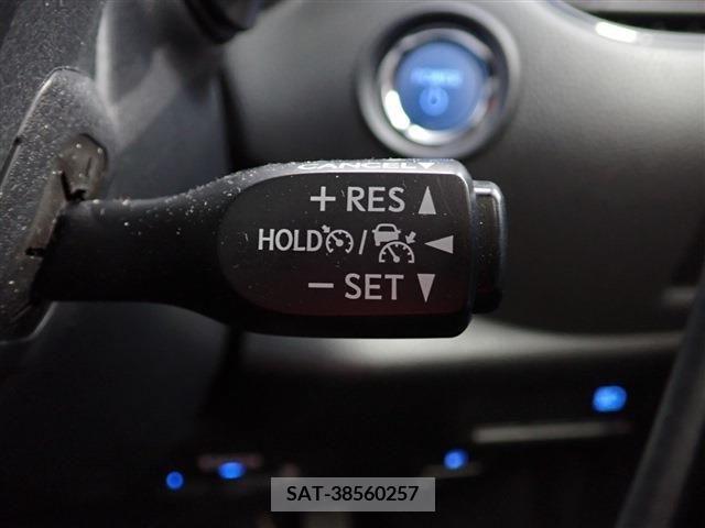 Toyota C-HR 2021-03 214726-18