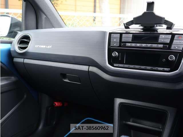 VolksWagen UP! 2017-09 383355-2