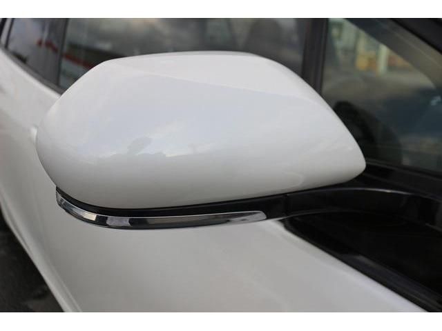 Toyota PRIUS PHV 2017-06 8366-7