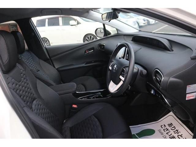 Toyota PRIUS PHV 2017-06 8366-10
