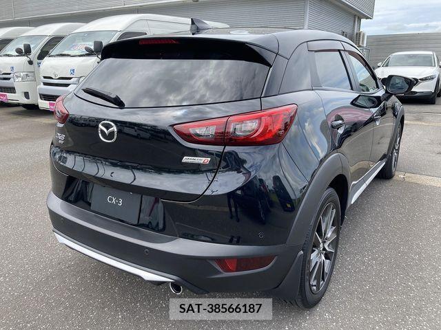 Mazda CX-3 2015-06 351054-4