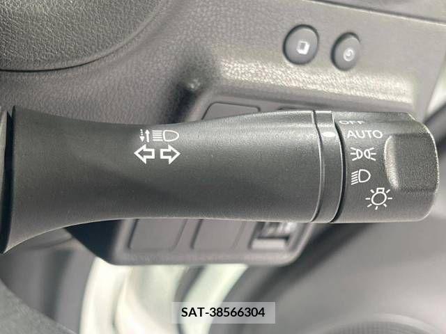 Nissan NOTE 2013-12 365443-6