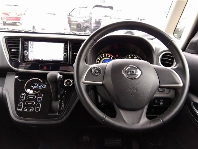 Nissan DAYZ ROOX 2019-08 191921-3