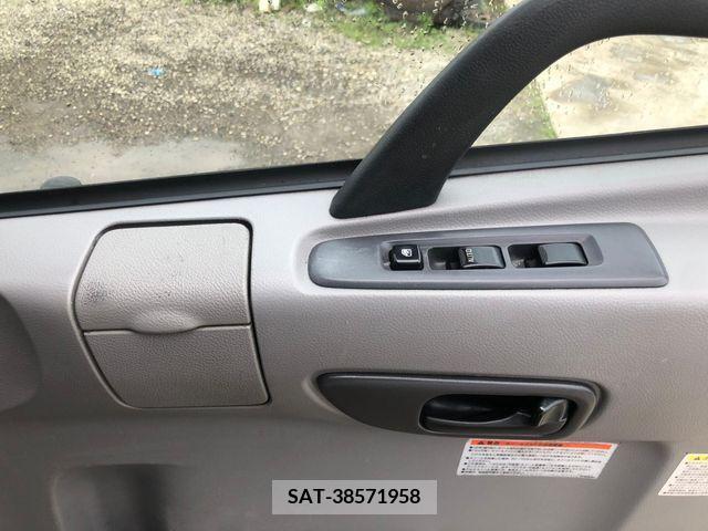 Nissan QUON 2018-09 354595-22