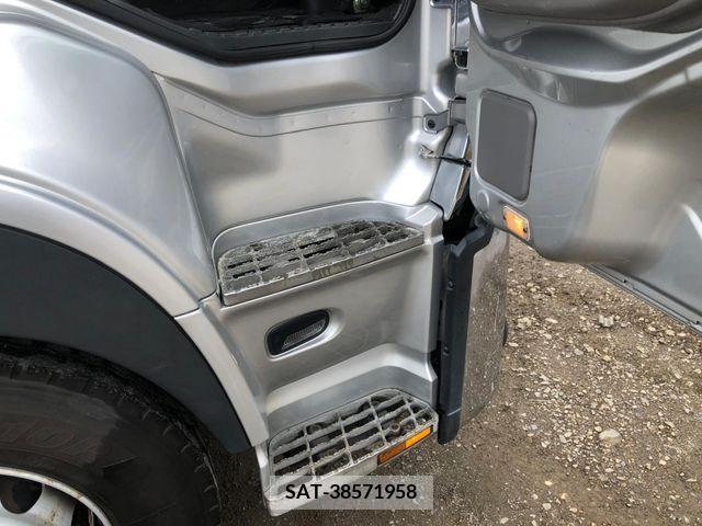 Nissan QUON 2018-09 354595-20