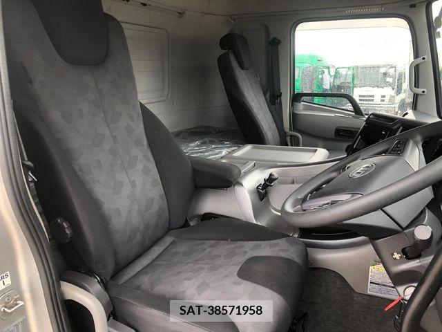 Nissan QUON 2018-09 354595-23