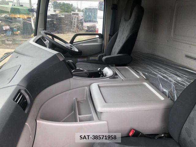 Nissan QUON 2018-09 354595-10