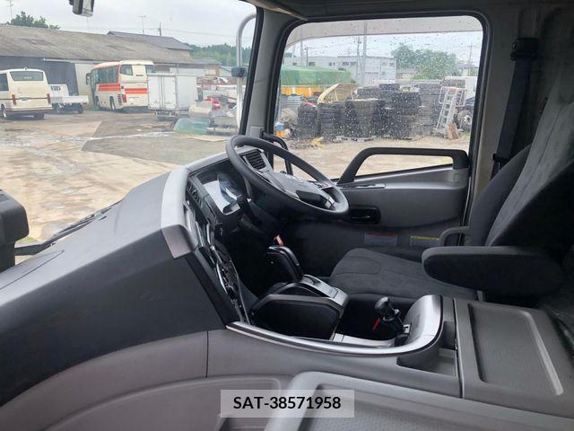 Nissan QUON 2018-09 354595-12