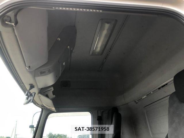 Nissan QUON 2018-09 354595-9