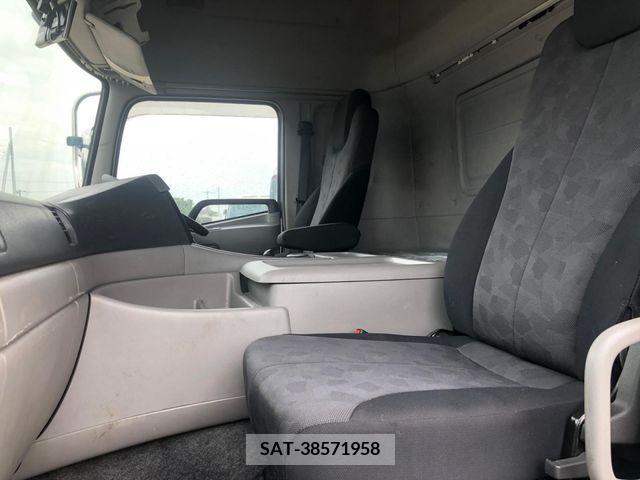 Nissan QUON 2018-09 354595-8