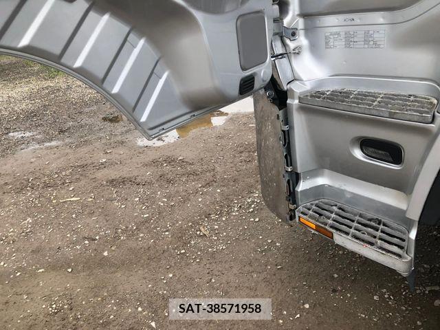 Nissan QUON 2018-09 354595-14