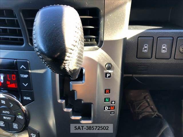 Toyota VOXY 2013-01 289176-17