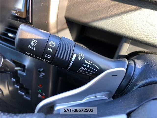 Toyota VOXY 2013-01 289176-14