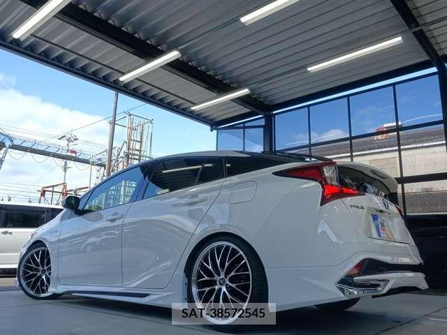 Toyota PRIUS 2020-12 211457-12