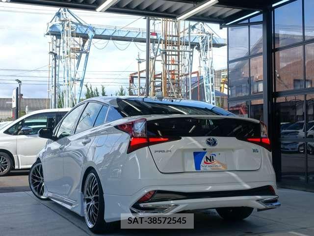 Toyota PRIUS 2020-12 211457-14