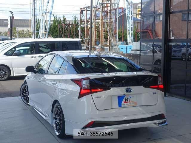 Toyota PRIUS 2020-12 211457-13