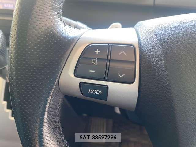 Toyota VOXY 2011-06 348775-11