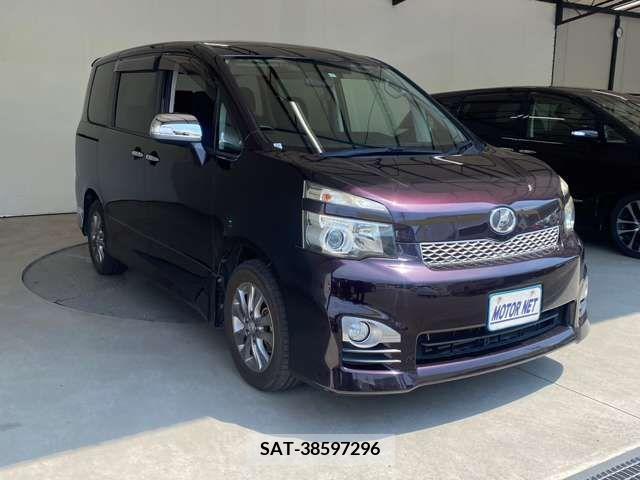 Toyota VOXY 2011-06 348775-19