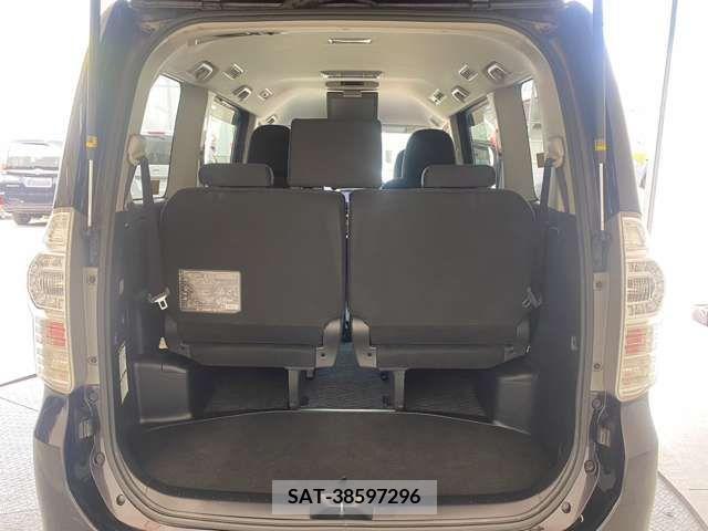 Toyota VOXY 2011-06 348775-9