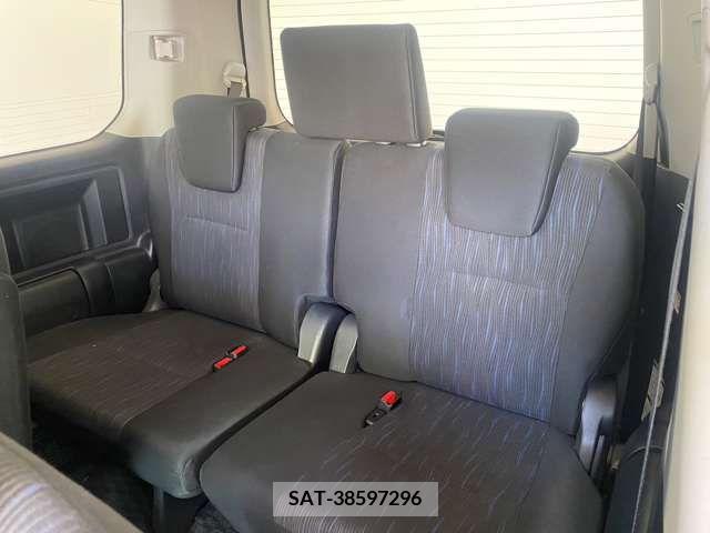 Toyota VOXY 2011-06 348775-8
