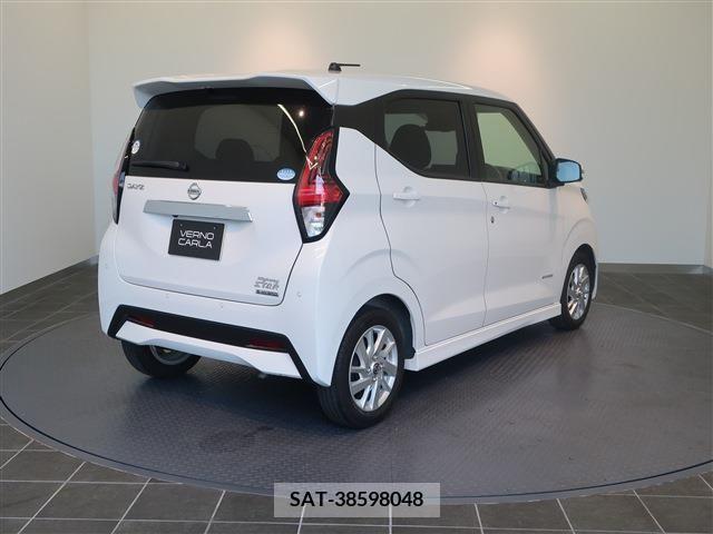 Nissan DAYZ 2021-10 210352-3