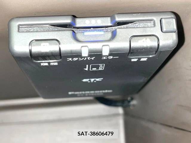 Honda N BOX 2022-05 278754-6