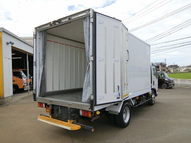 Isuzu ELF TRUCK 2017-02 8614-10