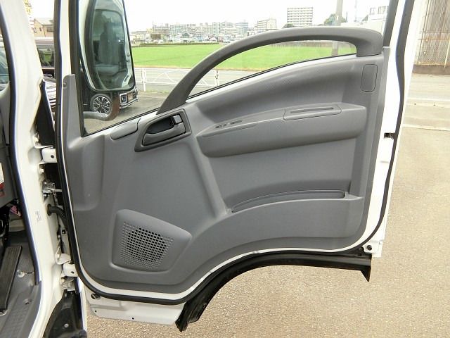 Isuzu ELF TRUCK 2017-02 8614-17