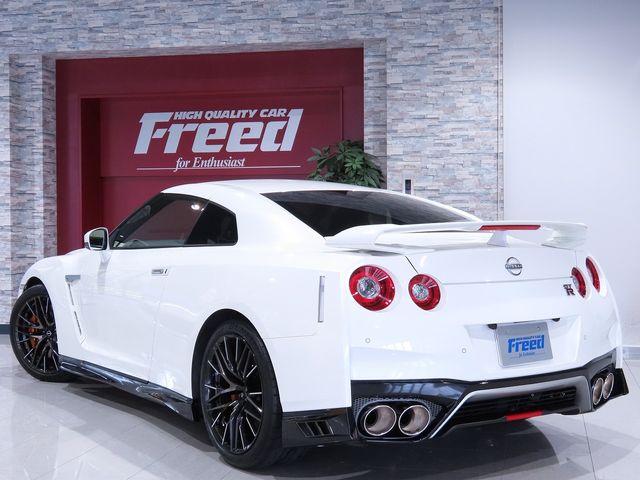 Nissan GT-R 2022-03 25924-3