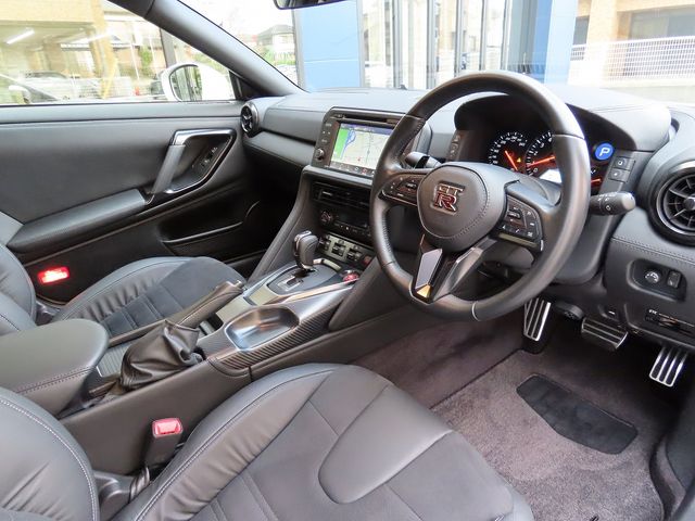Nissan GT-R 2022-03 25924-12