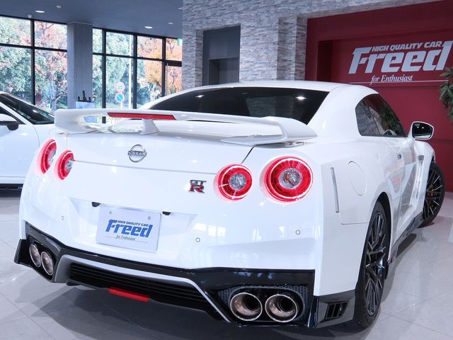 Nissan GT-R 2022-03 25924-5
