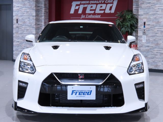 Nissan GT-R 2022-03 25924-1