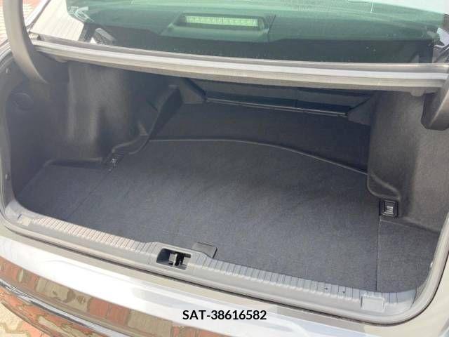 Lexus IS 2022-07 275445-10
