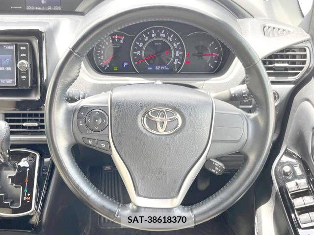 Toyota NOAH 2017-09 321551-8