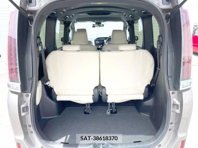 Toyota NOAH 2017-09 321551-12
