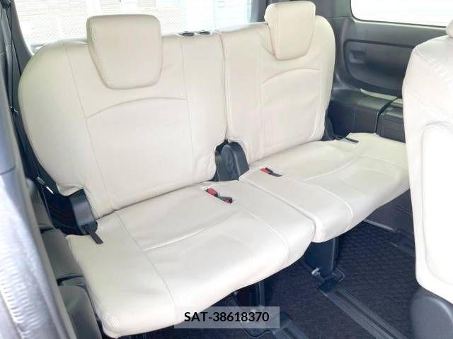 Toyota NOAH 2017-09 321551-11