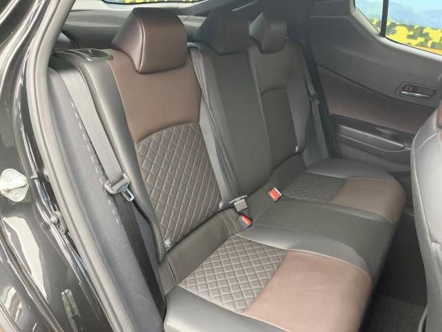 Toyota C-HR 2018-11 28858-9
