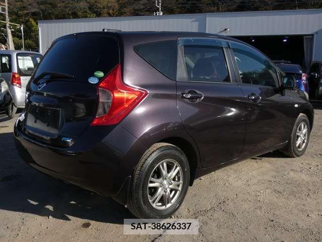 Nissan NOTE 2013-02 256846-5