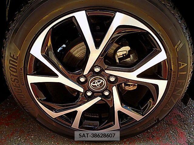 Toyota C-HR 2018-03 331238-24