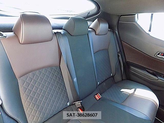 Toyota C-HR 2018-03 331238-3
