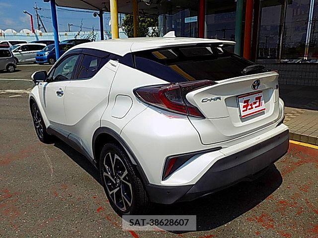 Toyota C-HR 2018-03 331238-8