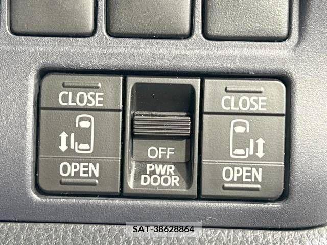 Toyota VOXY 2014-02 342219-5