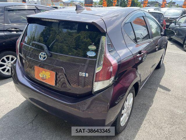 Toyota AQUA 2015-09 292045-2