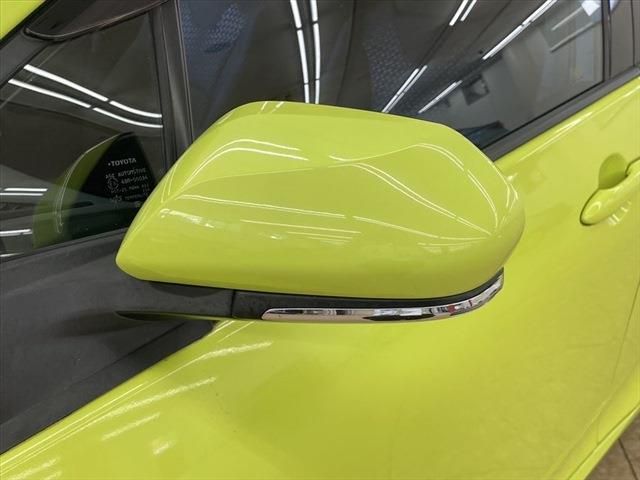 Toyota PRIUS 2016-09 188309-12