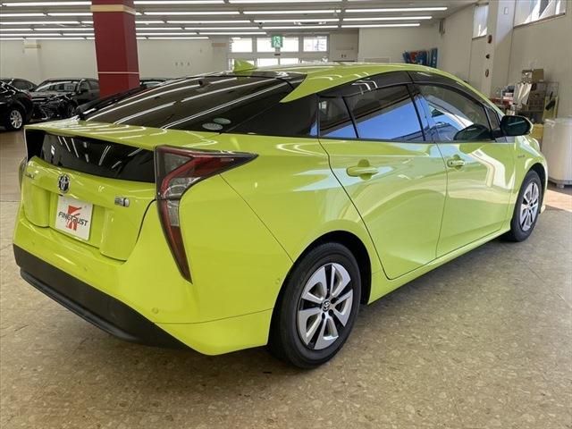 Toyota PRIUS 2016-09 188309-4