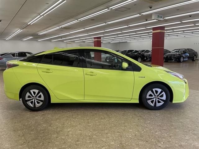 Toyota PRIUS 2016-09 188309-3